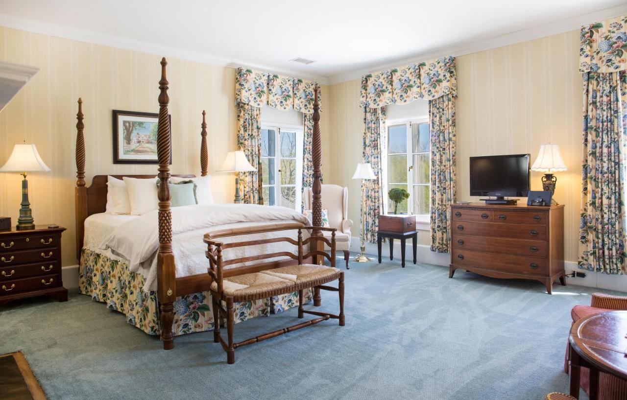 Inn At Warner Hall Gloucester Ngoại thất bức ảnh