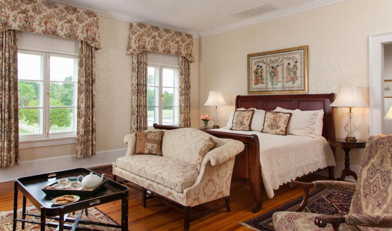 Inn At Warner Hall Gloucester Ngoại thất bức ảnh