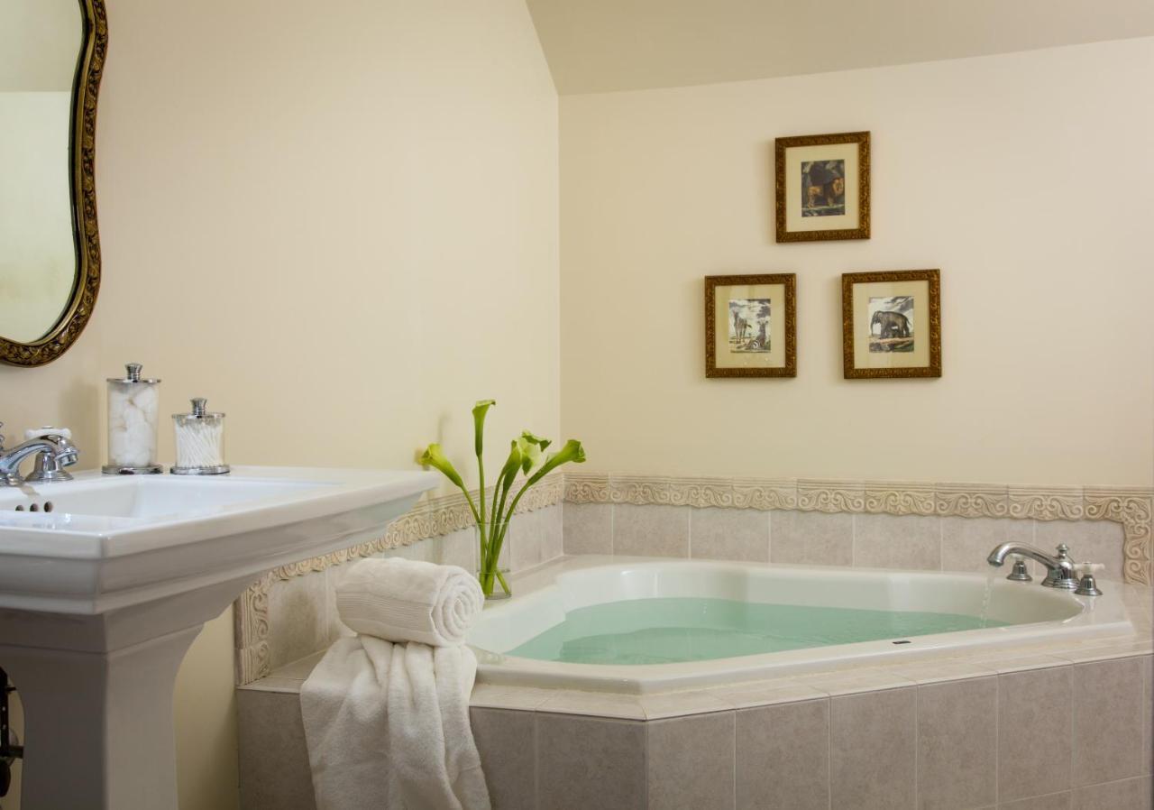 Inn At Warner Hall Gloucester Phòng bức ảnh
