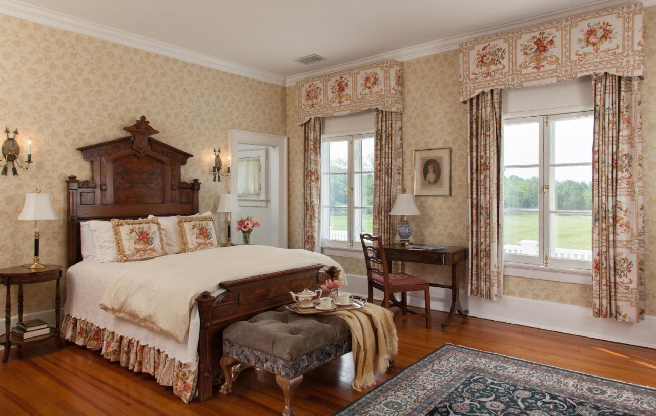 Inn At Warner Hall Gloucester Ngoại thất bức ảnh