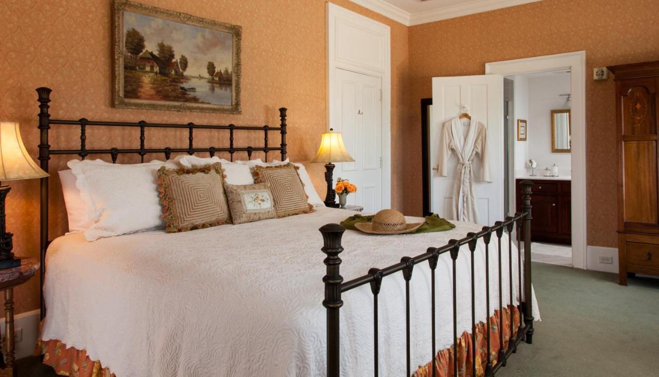 Inn At Warner Hall Gloucester Ngoại thất bức ảnh