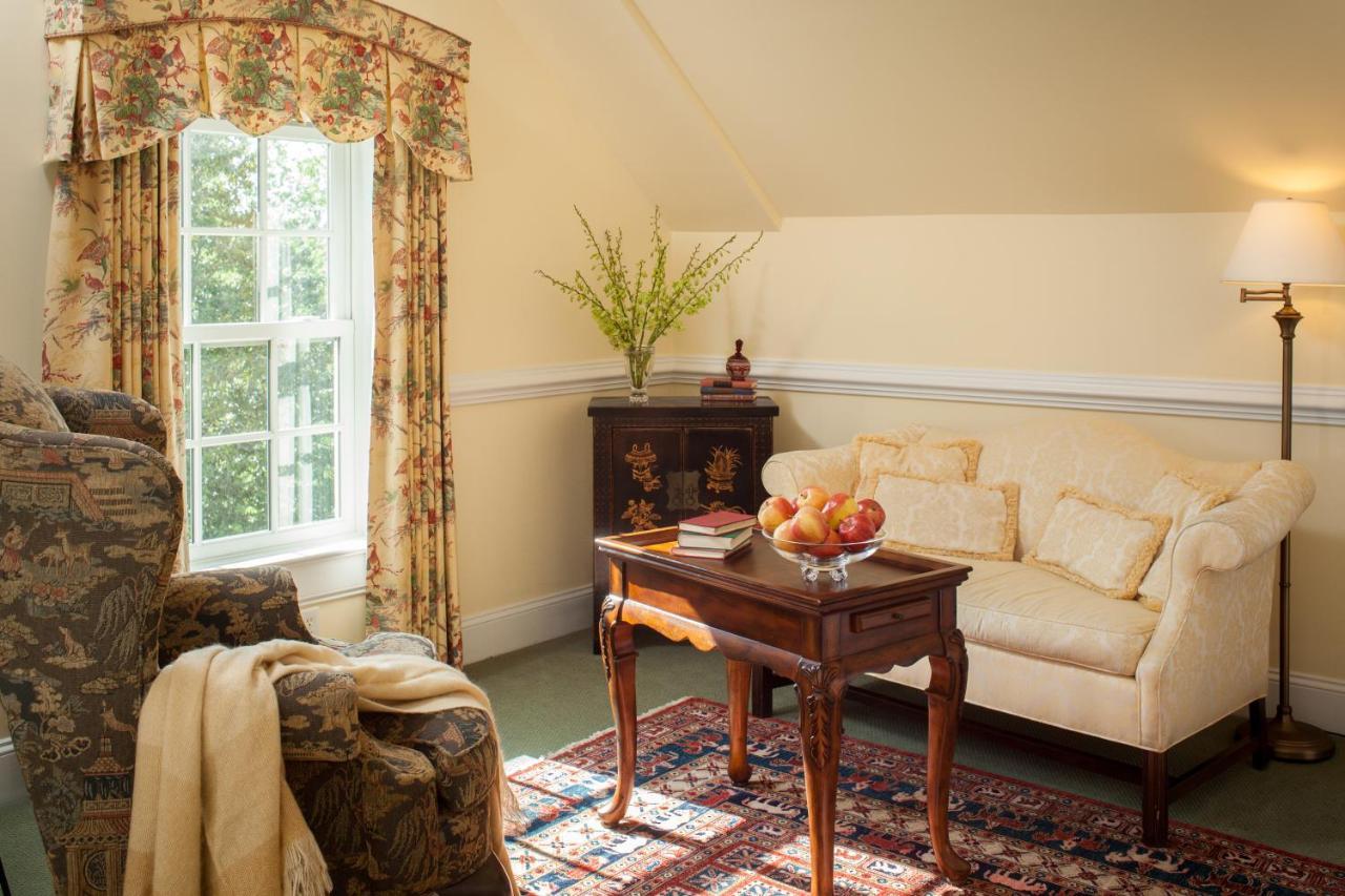 Inn At Warner Hall Gloucester Ngoại thất bức ảnh